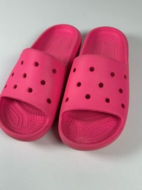 Crocs Classic Slides Sandals Size J2 Girl's Comfort Bubble Gum Pink Slide On